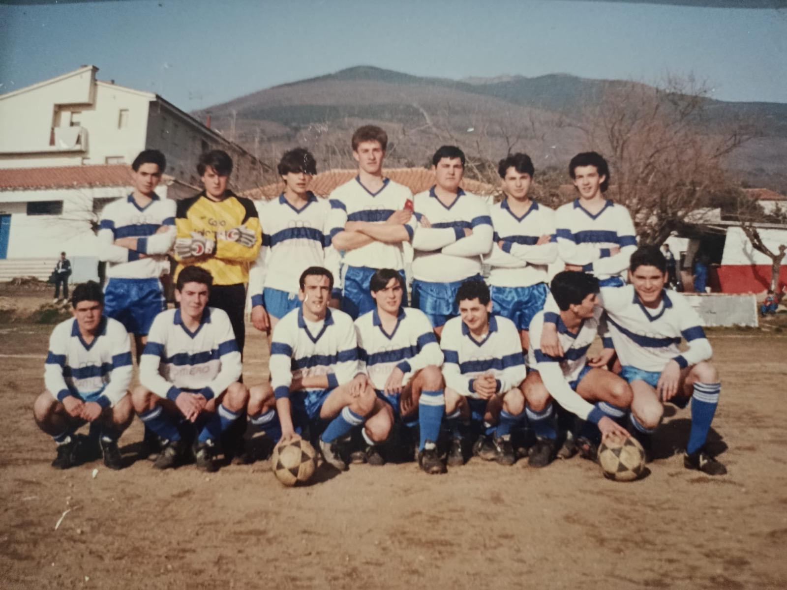 Equipo juvenil del Atlético Candeleda durante la temporada 1990-91